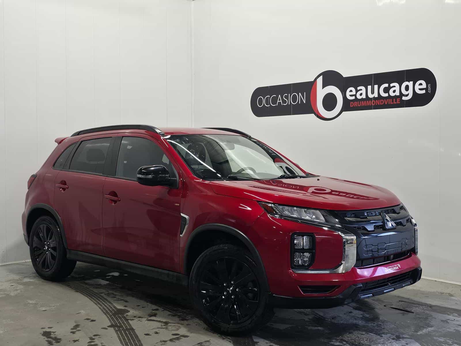 2023 Mitsubishi RVR LE - Image 1