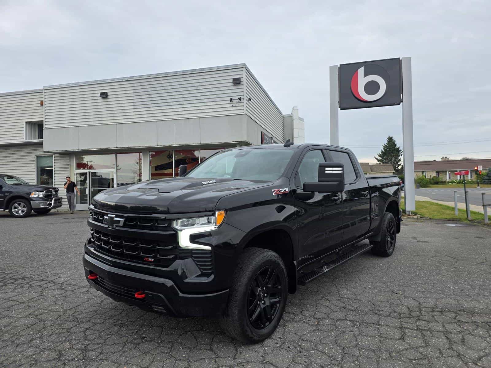 2024 Chevrolet Silverado 1500 LT Trail Boss - Image 1