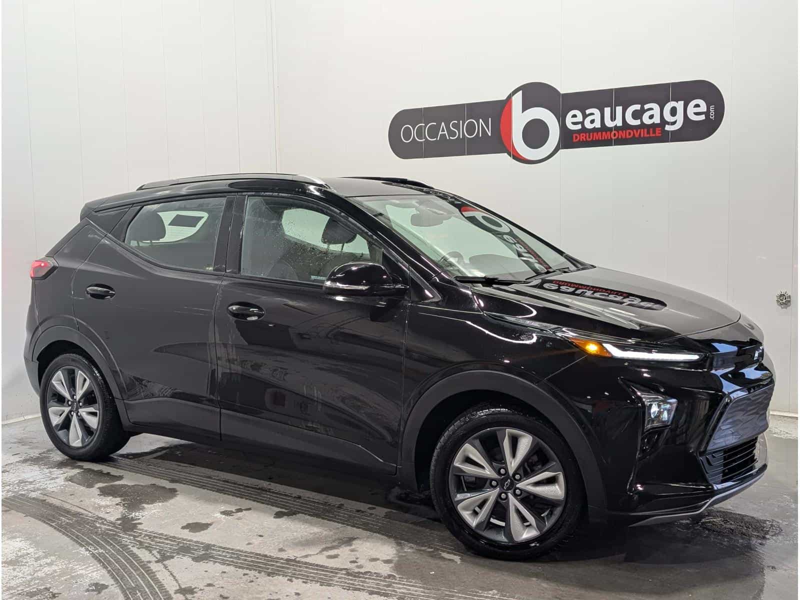 2022 Chevrolet Bolt EUV LT - Image 1