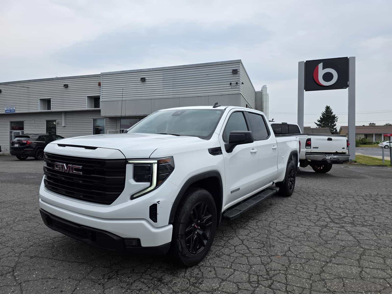2024 GMC Sierra 1500 Elevation - Image 1