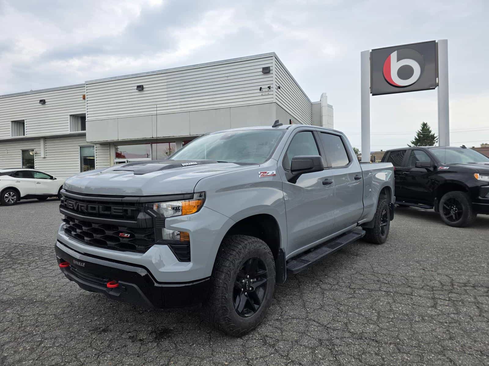 2024 Chevrolet Silverado 1500 Custom Trail Boss - Image 1