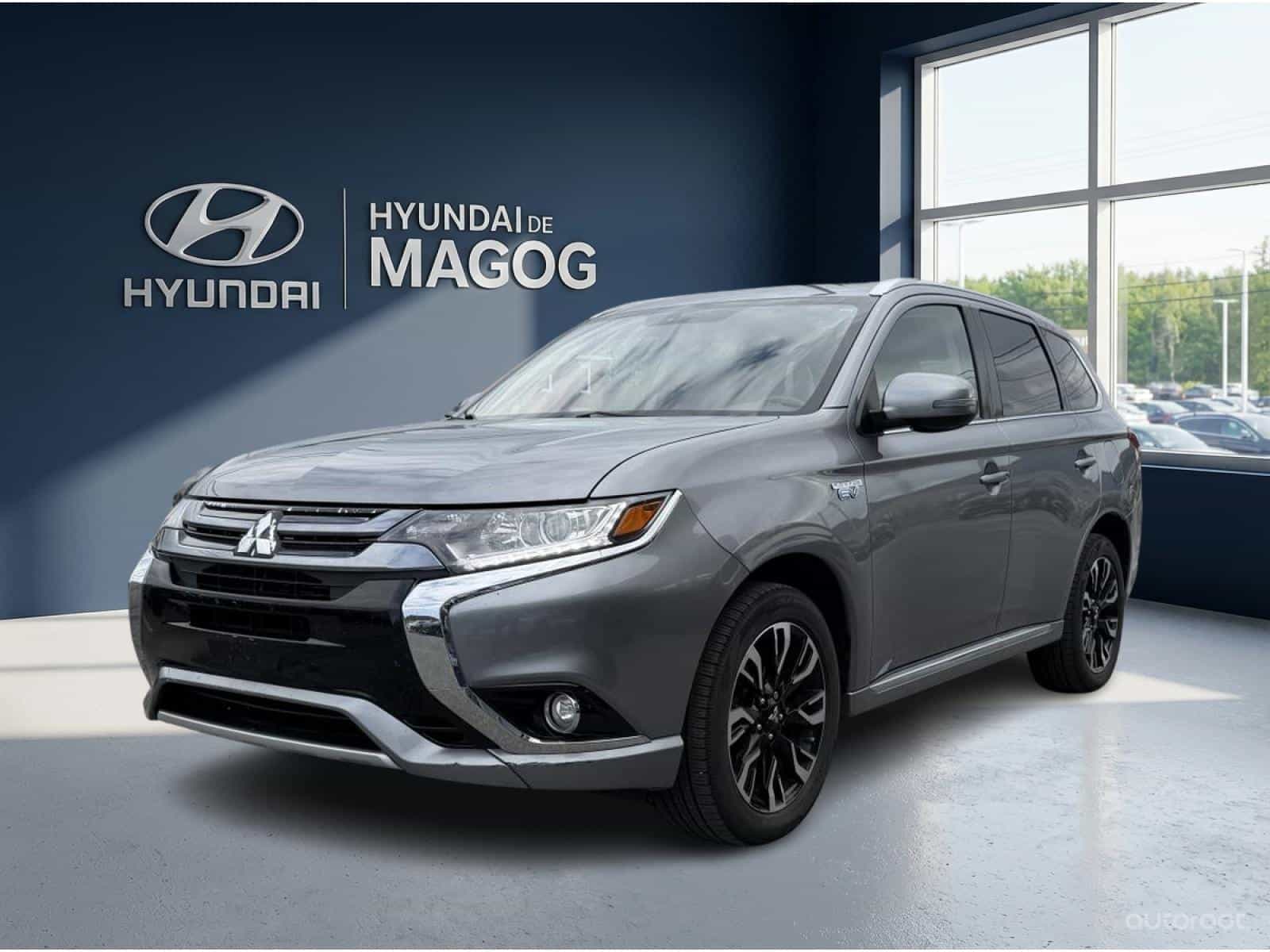 2018 Mitsubishi Outlander PHEV - Image 1