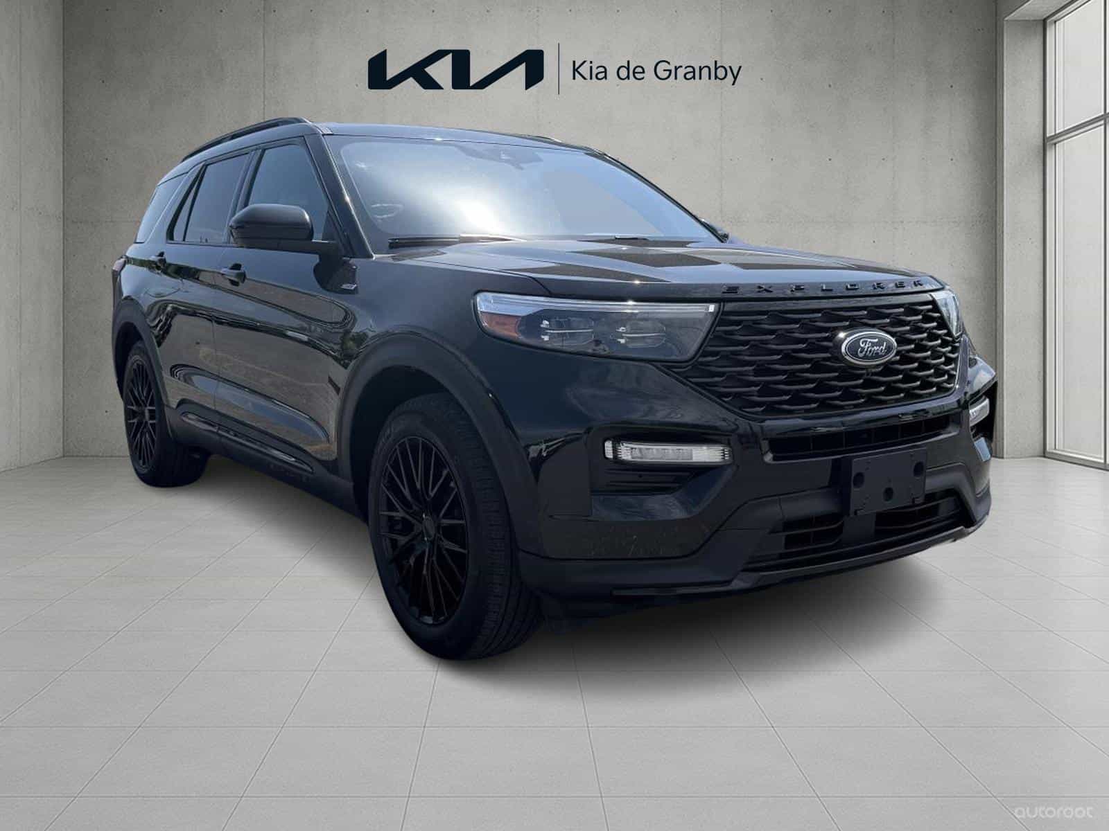 2023 Ford Explorer ST Line - Image 1