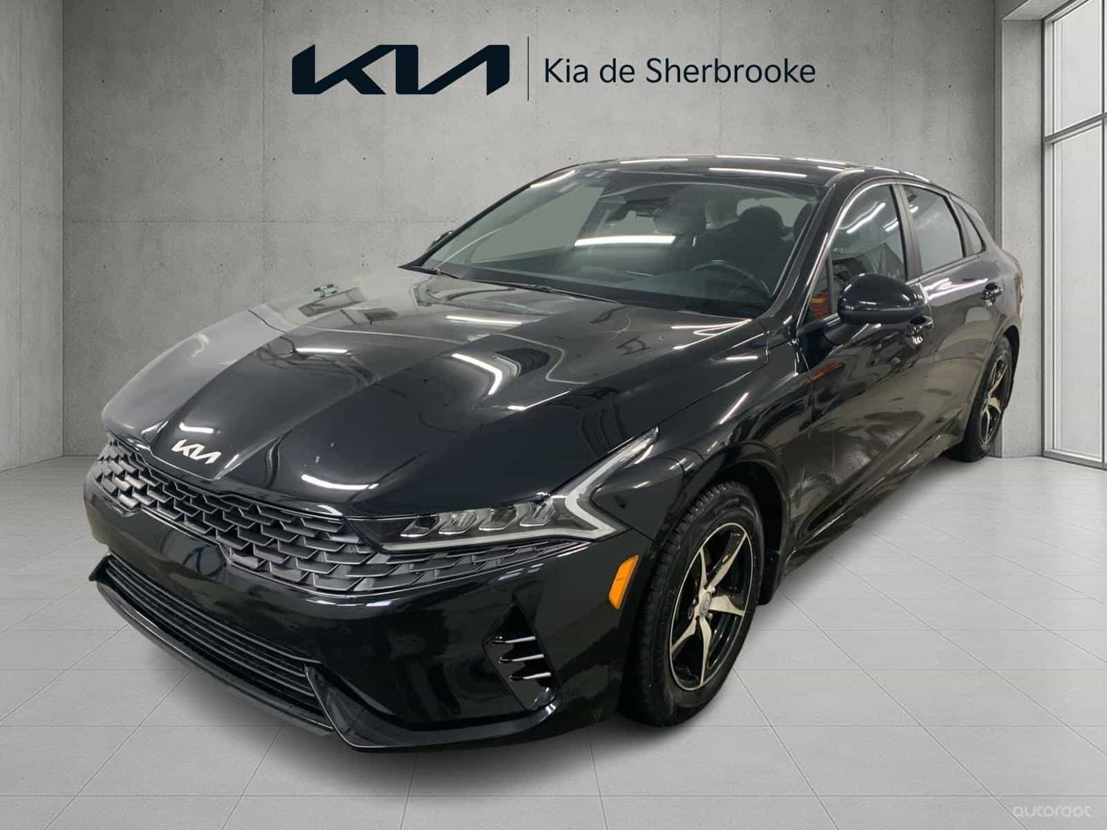 2022 Kia K5 LX - Image 1