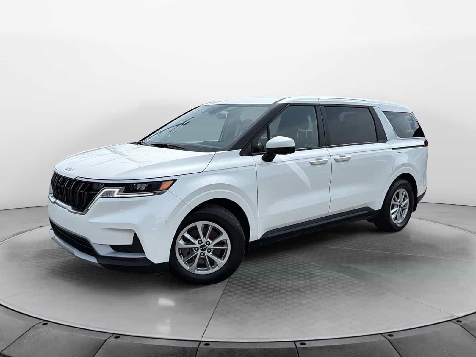 2024 Kia Carnival LX - Image 1
