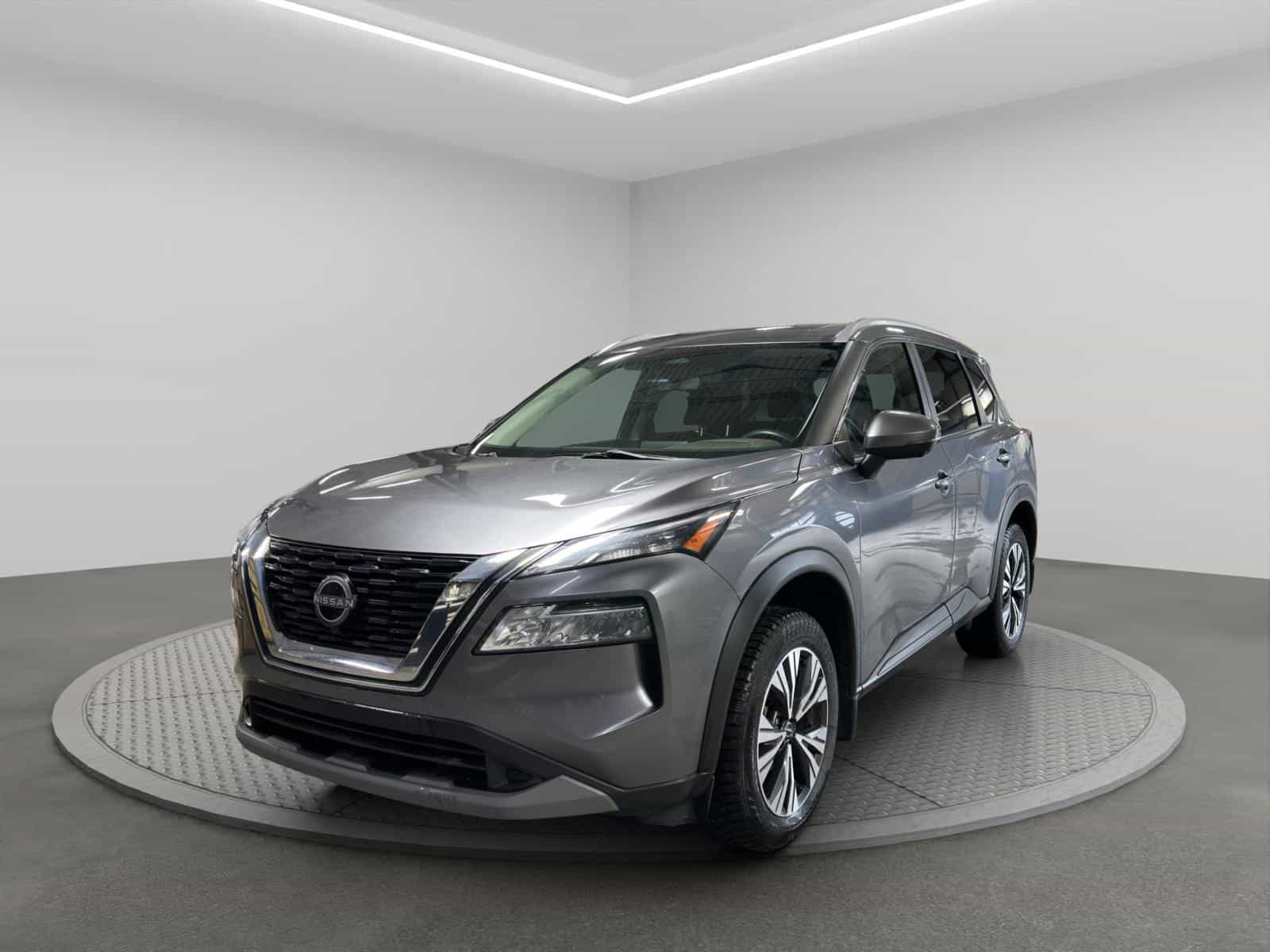 2023 Nissan Rogue SV - Image 1