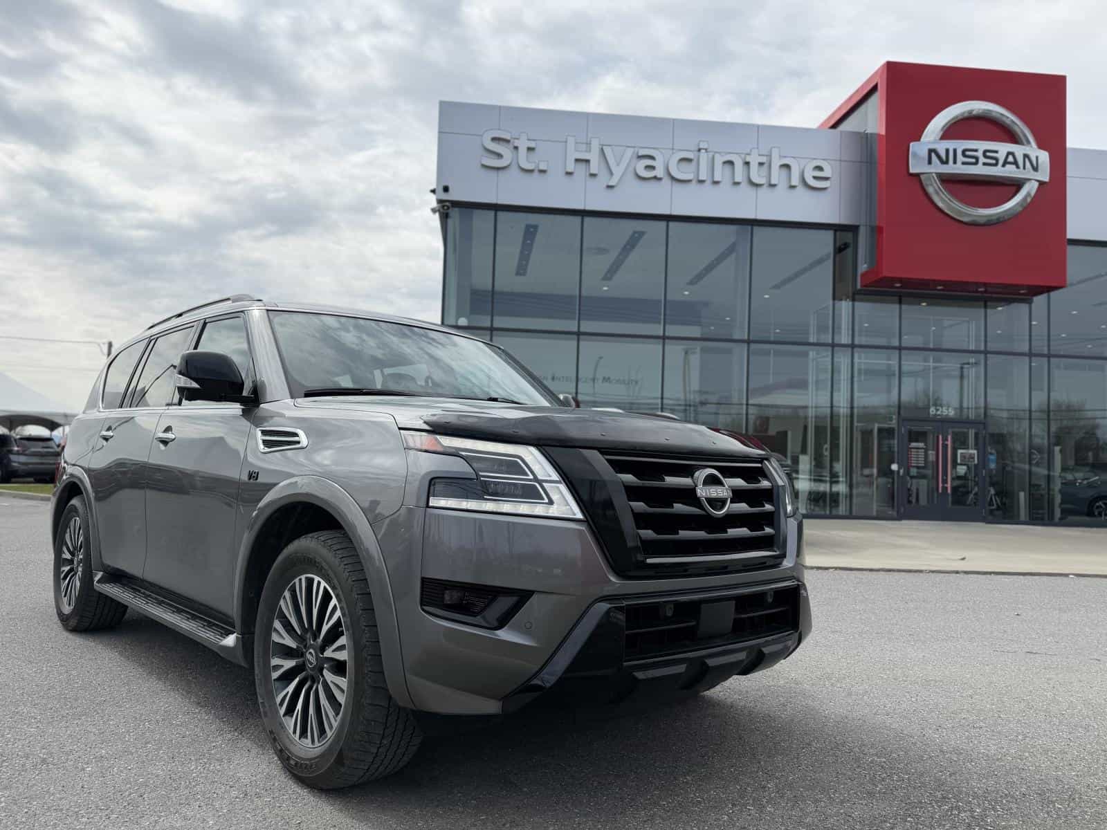 2022 Nissan Armada Édition Minuit - Image 1