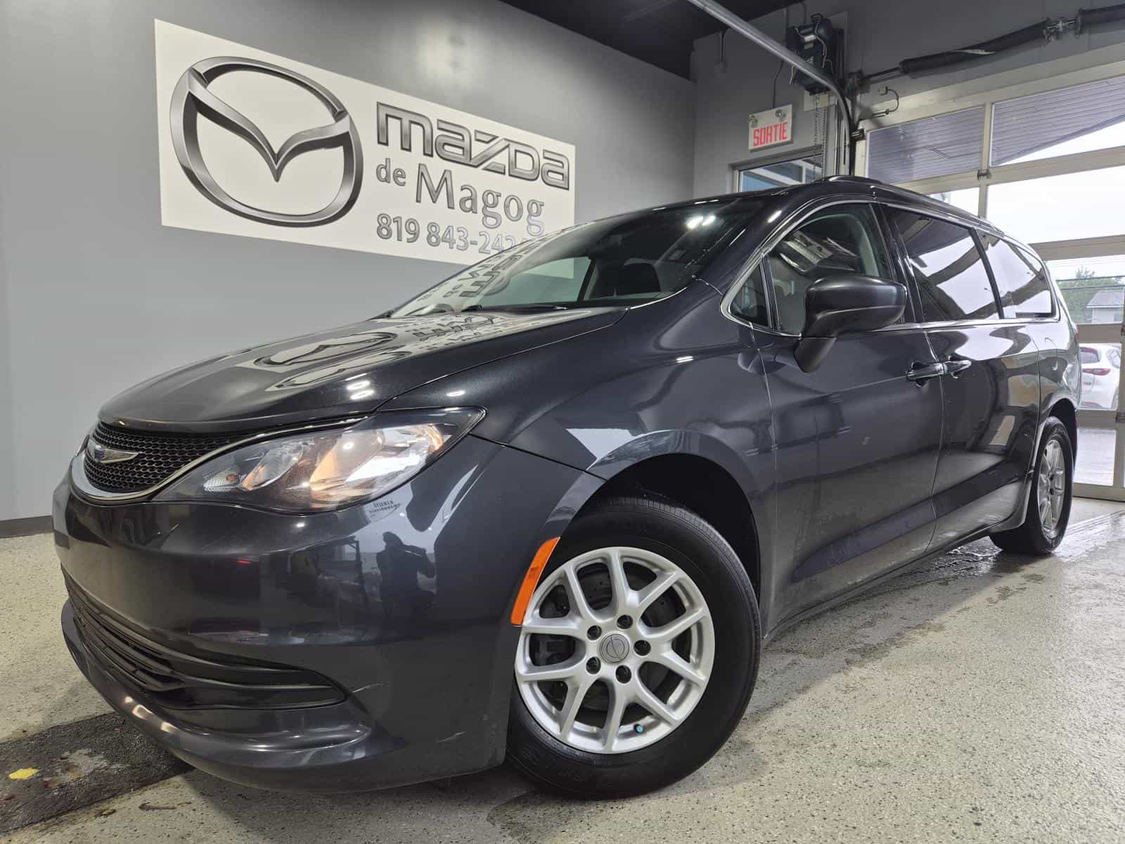2019 Chrysler Pacifica Touring - Image 1
