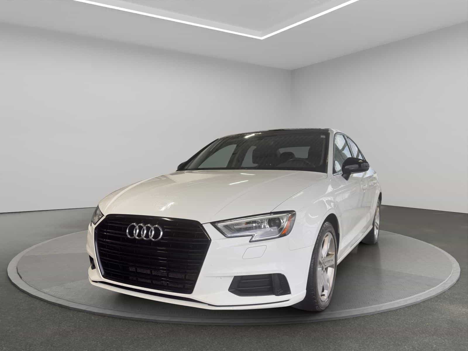 2018 Audi A3 Komfort - Image 1
