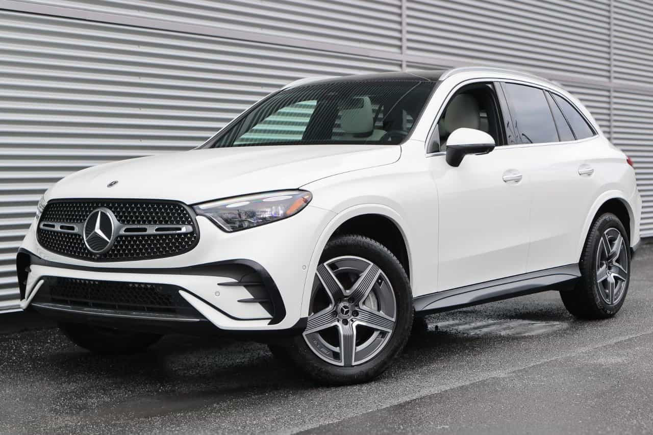 2023 Mercedes-Benz GLC GLC300 - Image 1