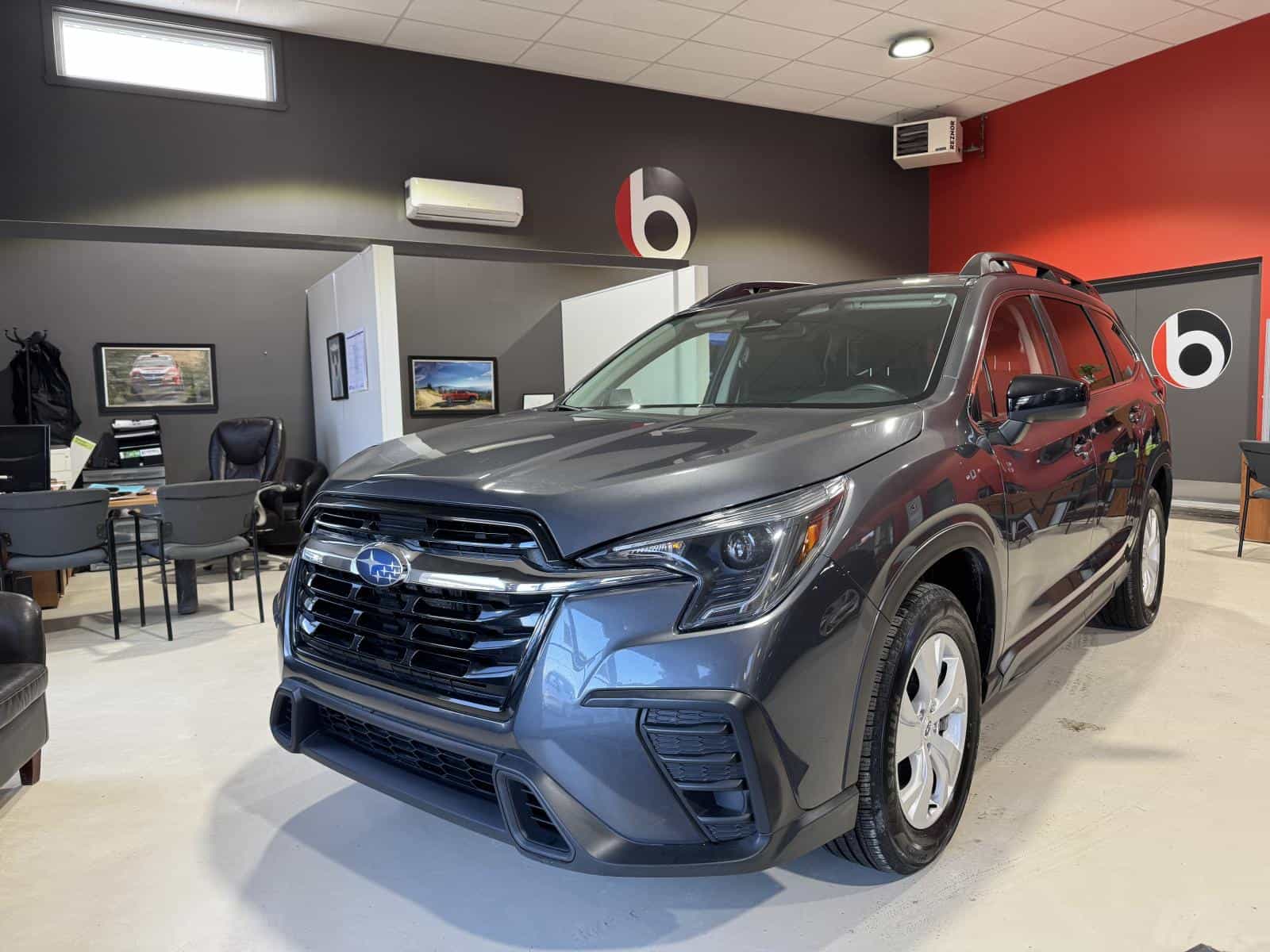 2023 Subaru Ascent Convenience - Image 1