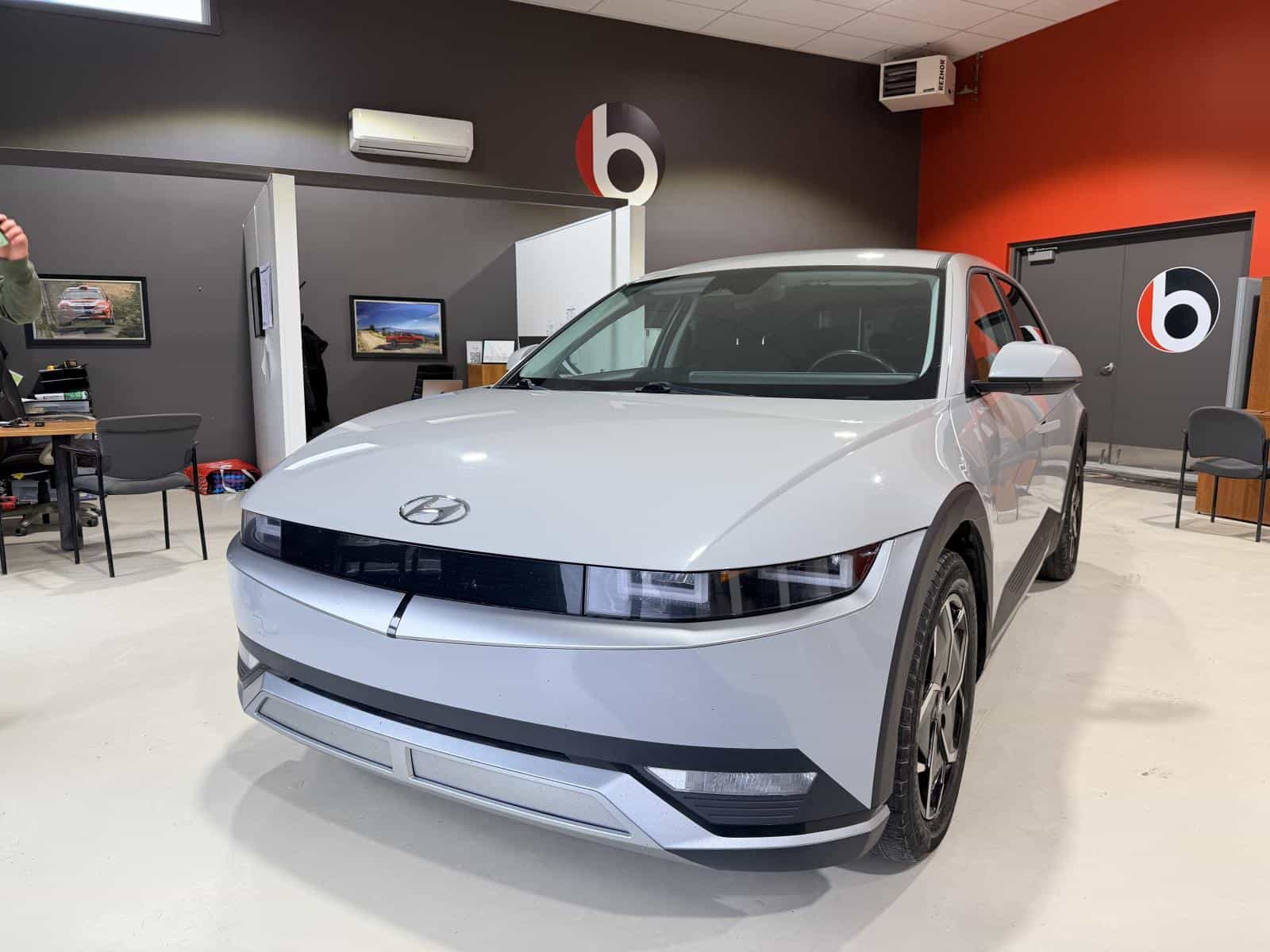 2022 Hyundai Ioniq 5 Preferred Long Range - Image 1
