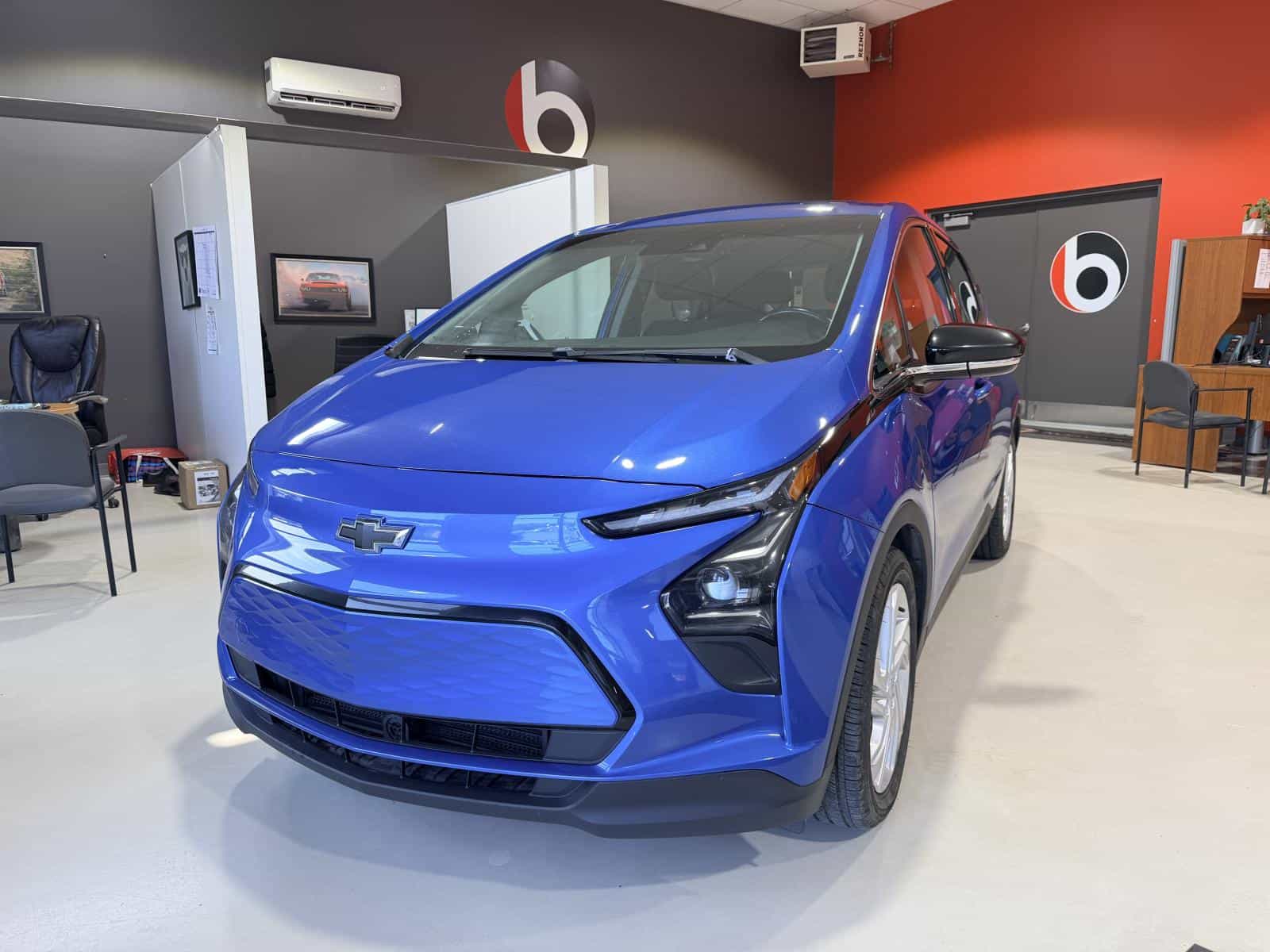 2022 Chevrolet Bolt EV LT - Image 1