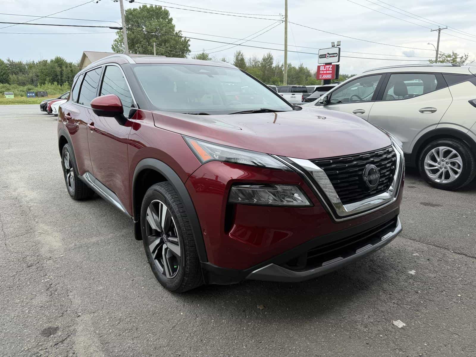 2023 Nissan Rogue SL - Image 1