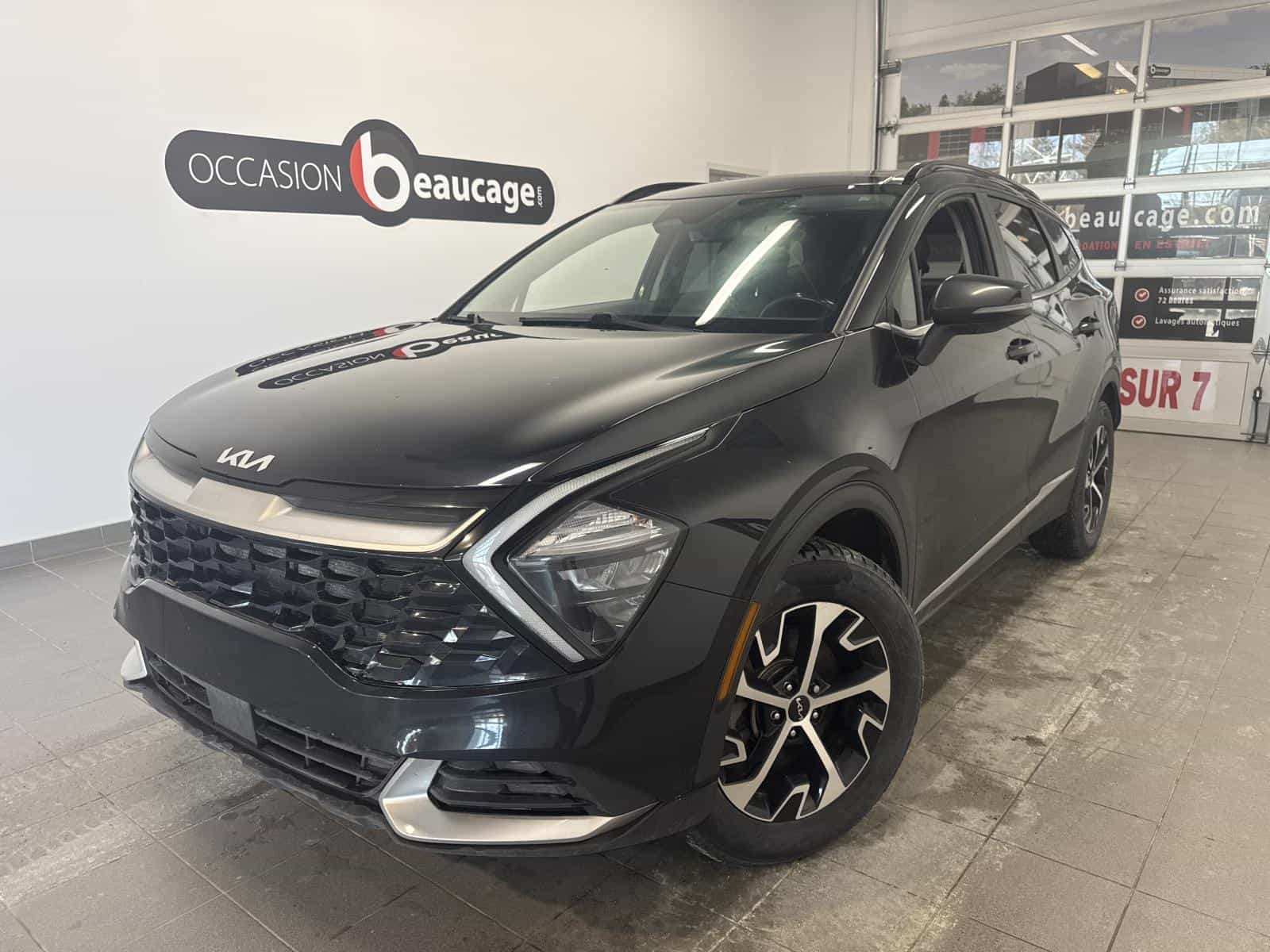 2023 Kia Sportage EX - Image 1