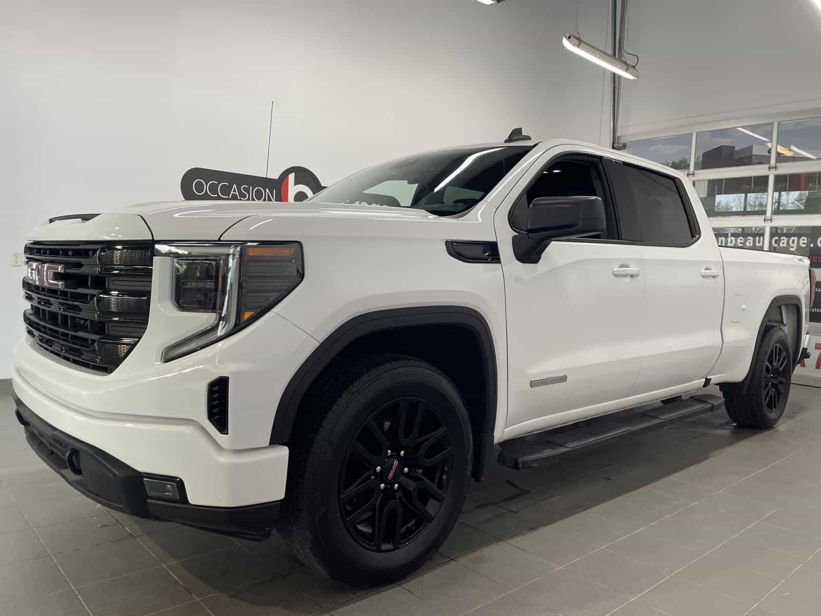 2024 GMC Sierra 1500 Elevation - Image 1