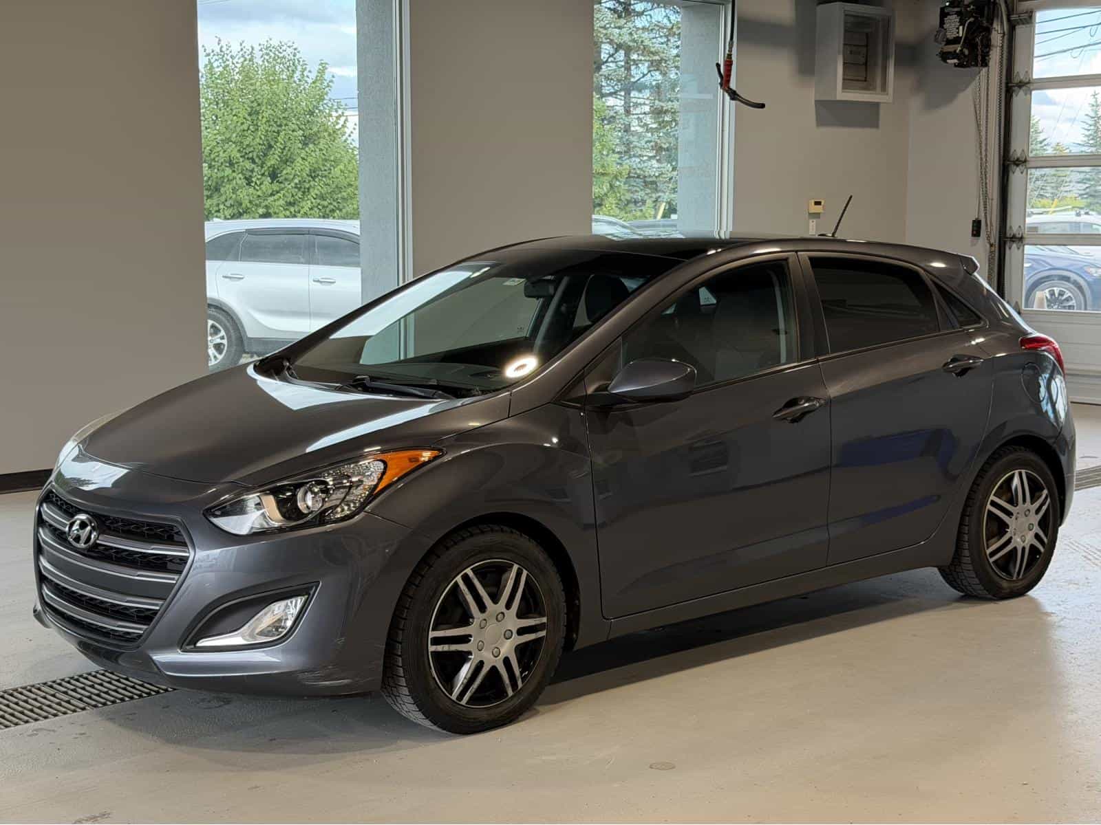2017 Hyundai Elantra GT SE - Image 1