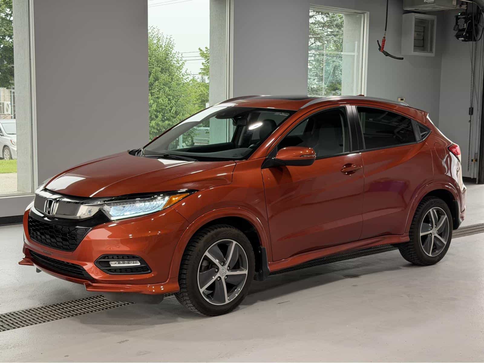 2019 Honda HR-V Touring - Image 1