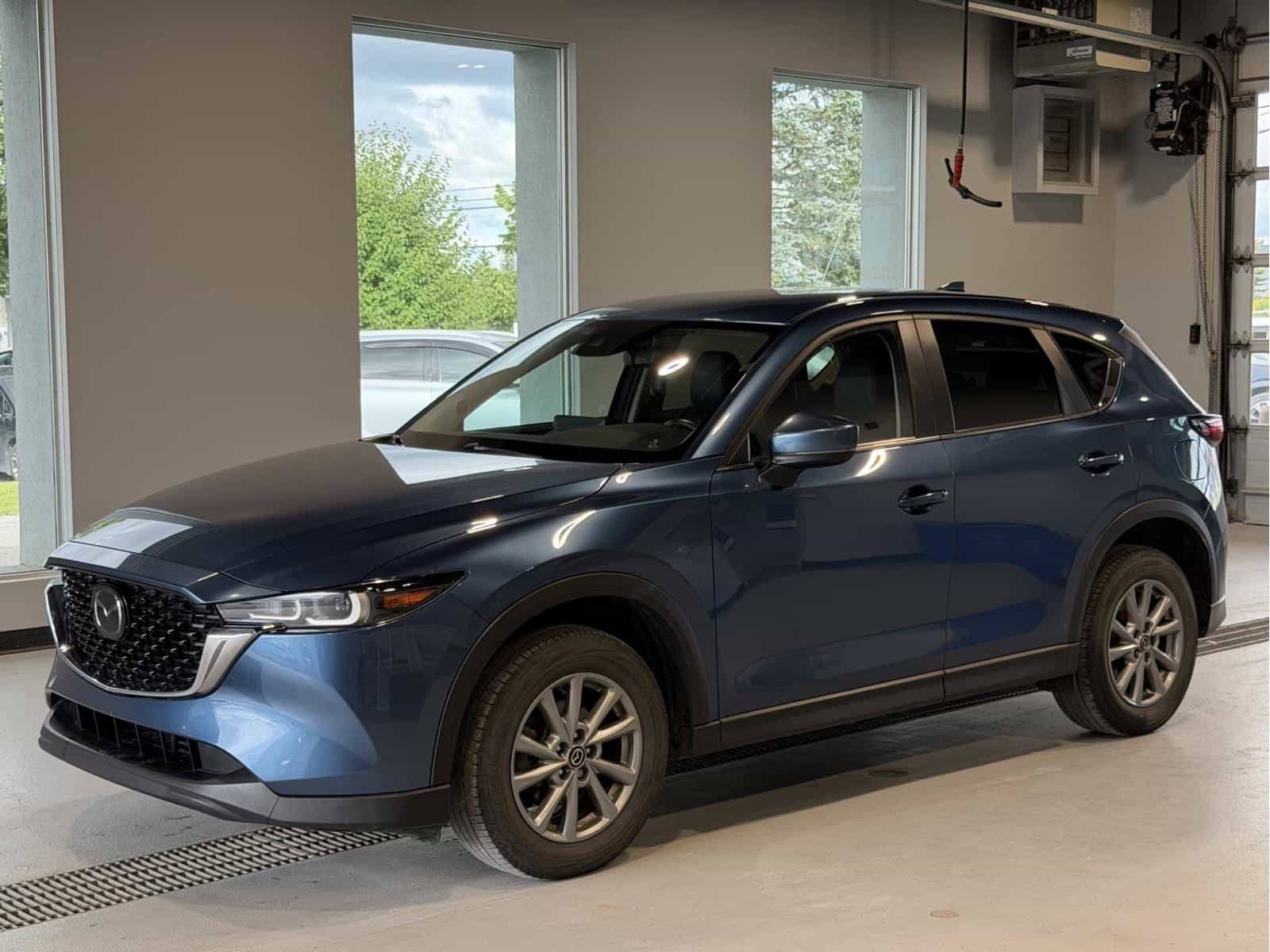 2022 Mazda CX-5 GS - Image 1