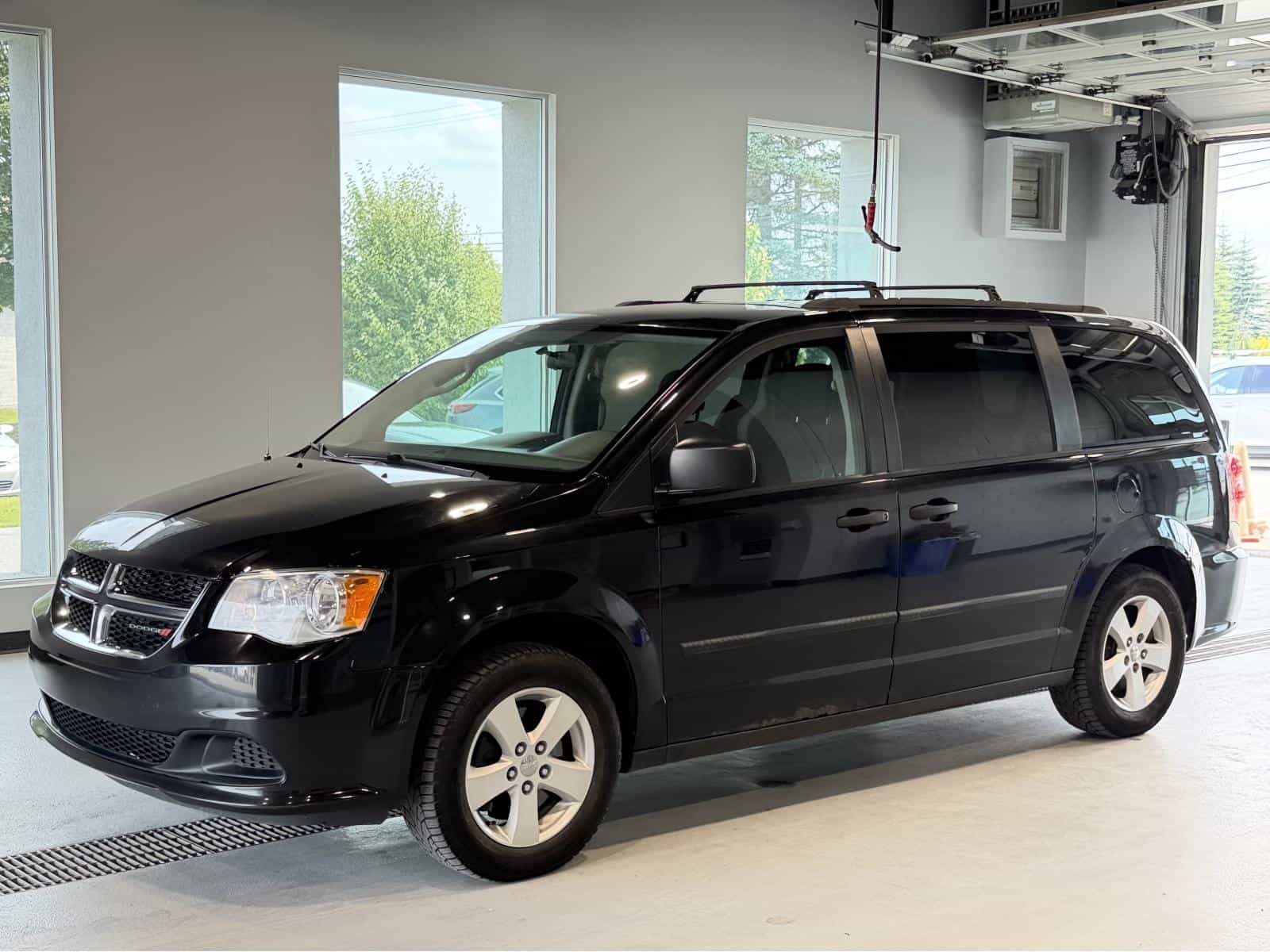 2016 Dodge Grand Caravan SE - Image 1