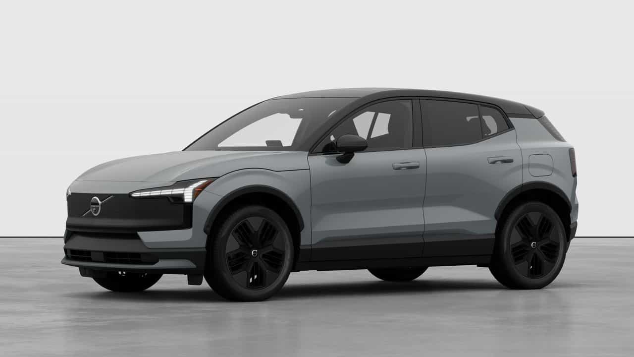 Image 1 Volvo EX30 Twin Motor Performance AWD Ultra Cross Country 2026
