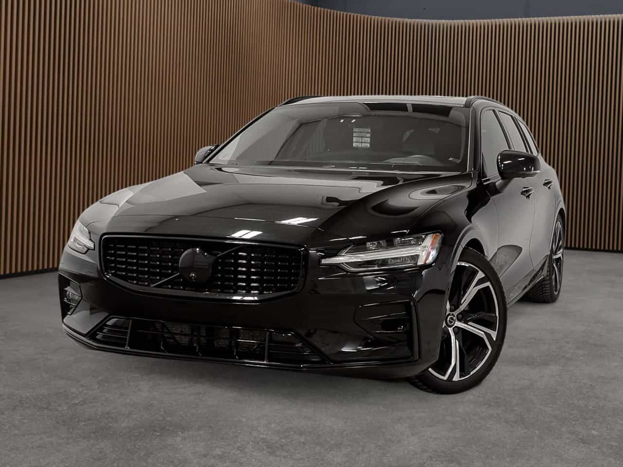 2023 Volvo V60 Ultimate - Image 1