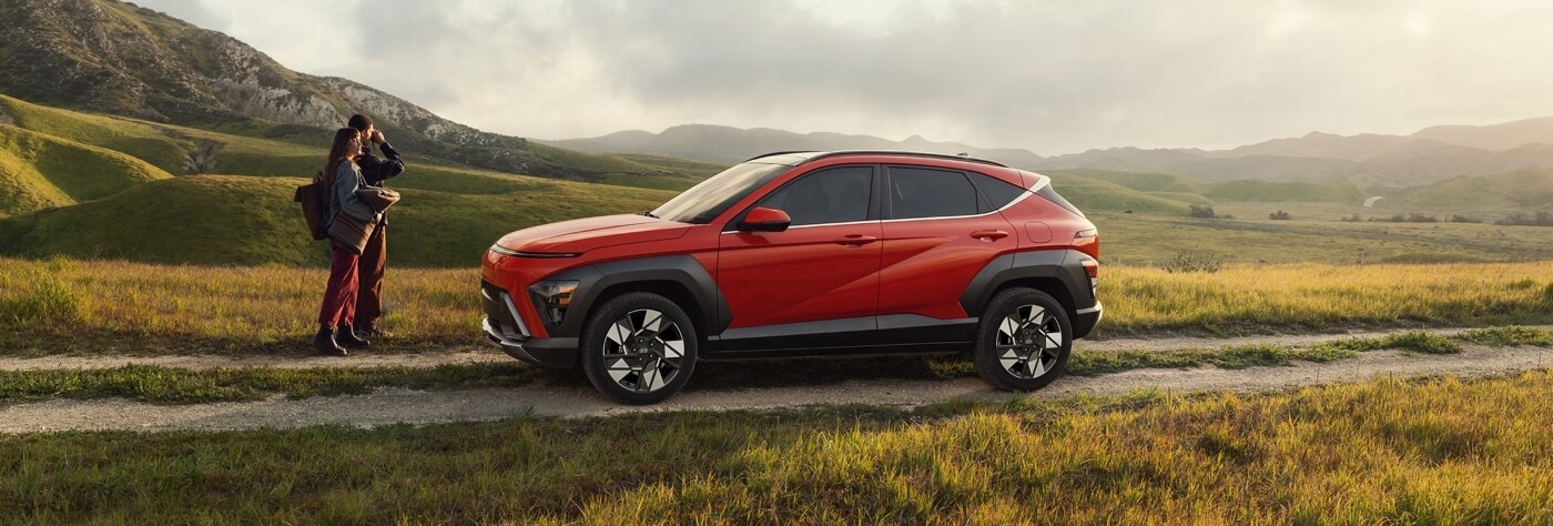 Le Hyundai Kona 2025 en nature.